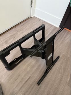 Peerless-AV SP840 Full Motion TV Wall Mount (32”–65”)