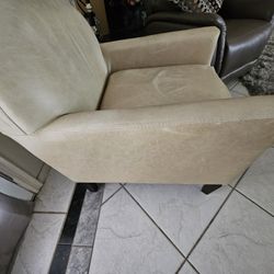 BEIGE LEATHER SOFA VERY COMFORTABLE 