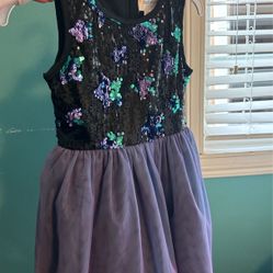 Girl Dress Size 5 Like New…