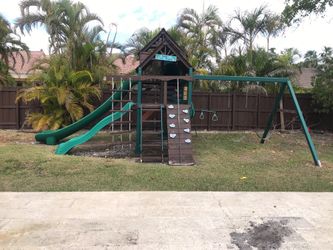 Huge play set!