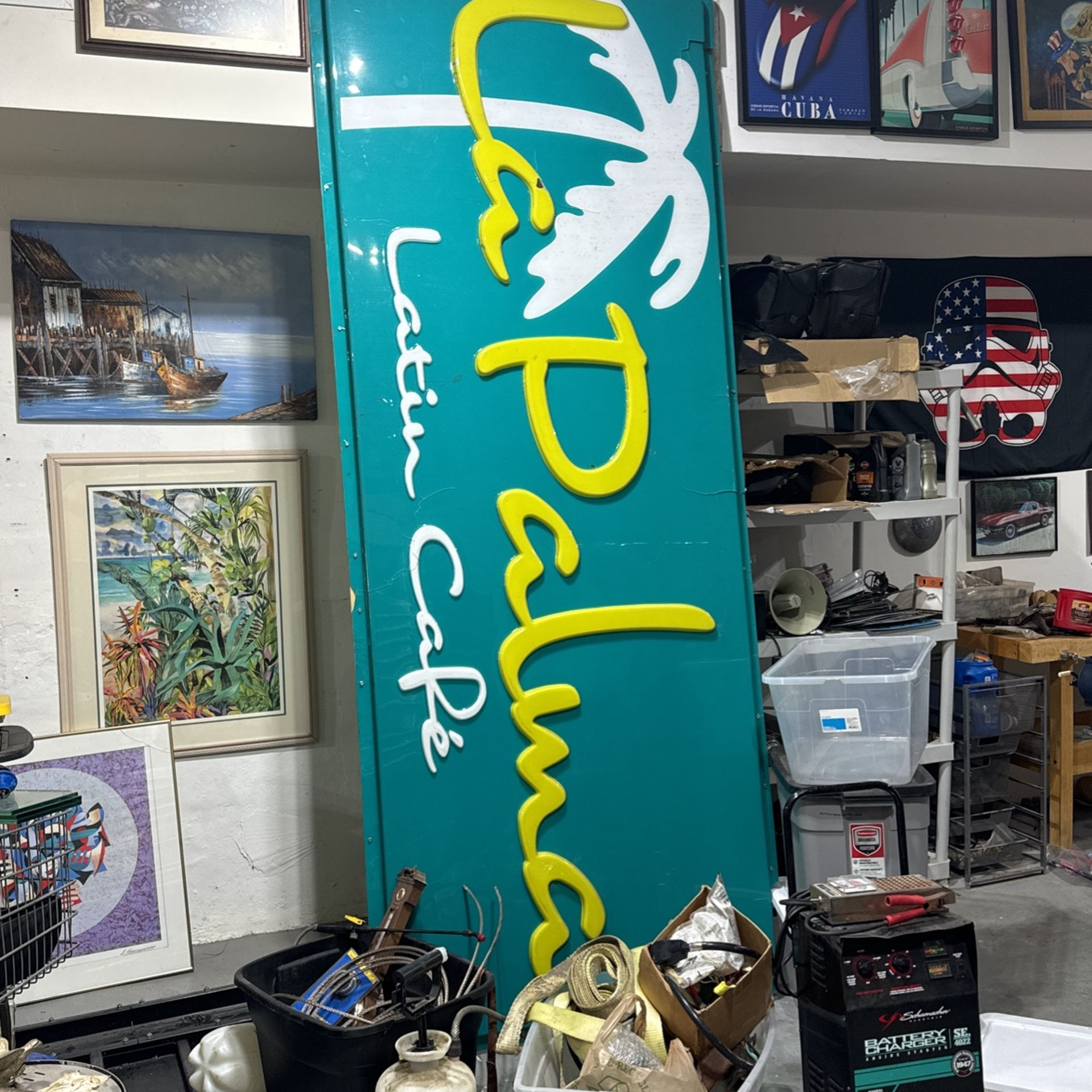 La Palma Restaurant Sign