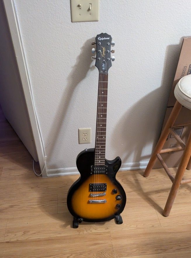 Epiphone Les Paul Special-II E1
Guitar