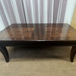 Coffee Table. Center Table. Broyhill Rectangular Cocktail Table.