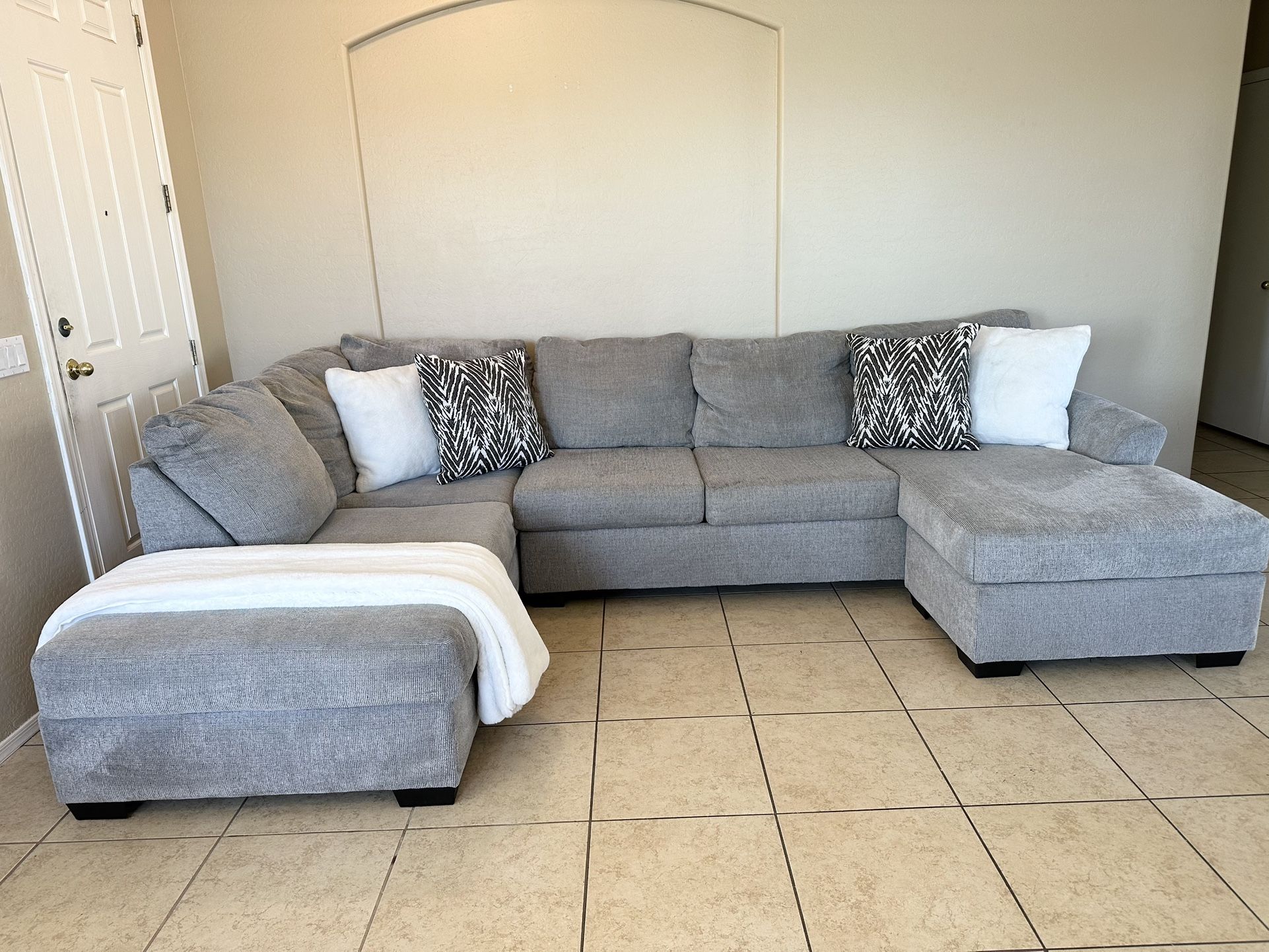 Modern Double Chaise Sectional -FREE DELIVERY 🚚 