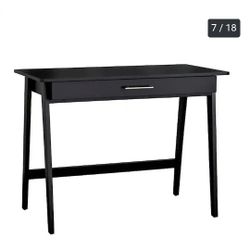 Black Desk