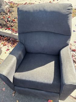 2 Recliners