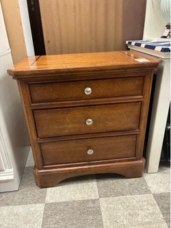 Wood Nightstand w/3 Drawers