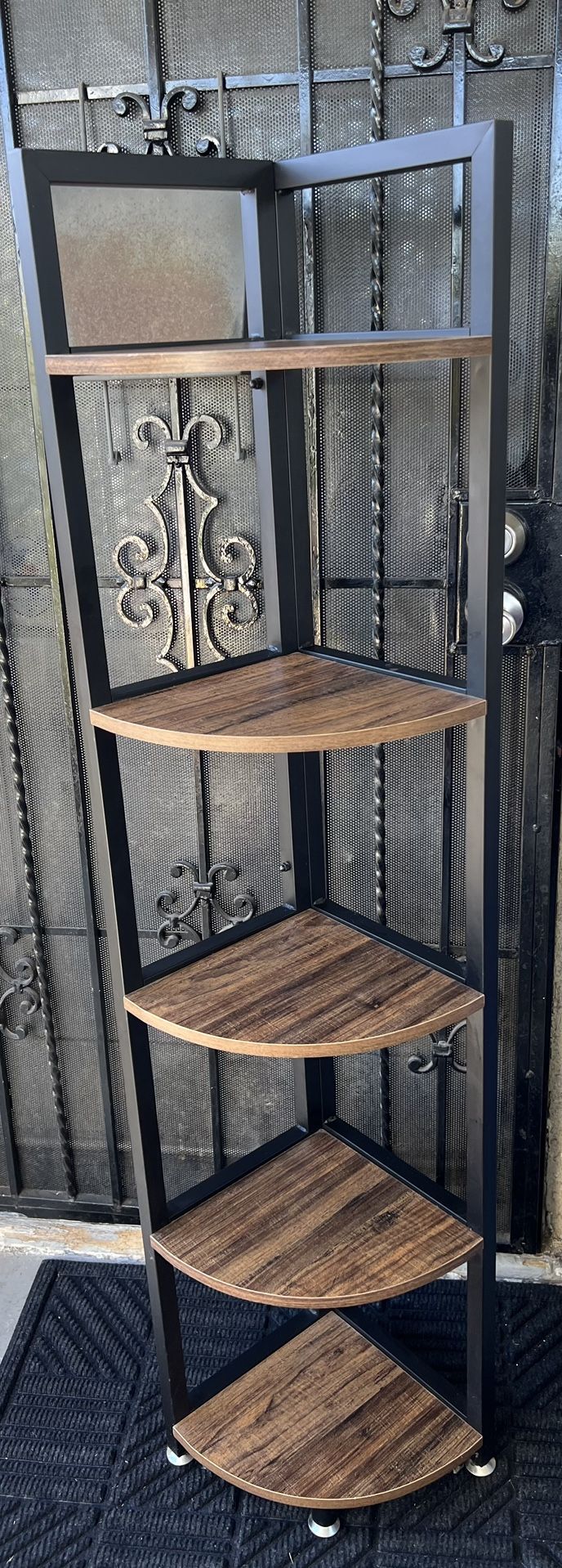 Brown/Black Corner shelf