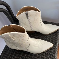 NEW Cowboy Boots — Size 8  $40