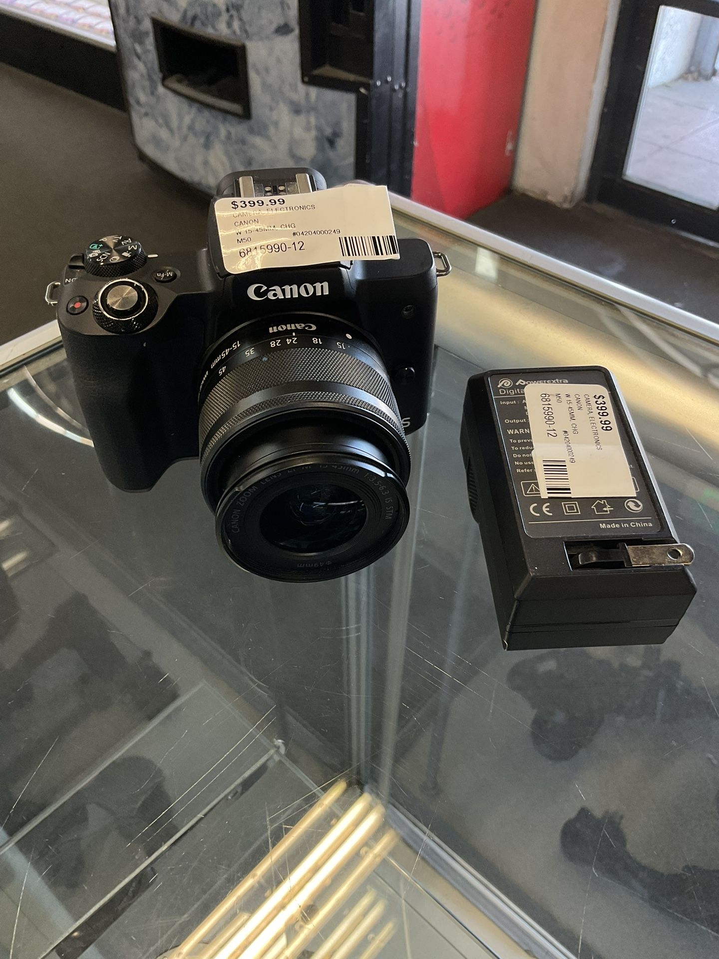 Canon EOS M50