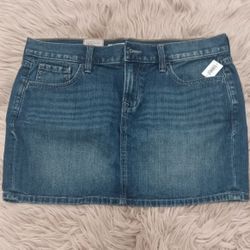 NWT Old Navy Ladies Denim Skirt Size 8
