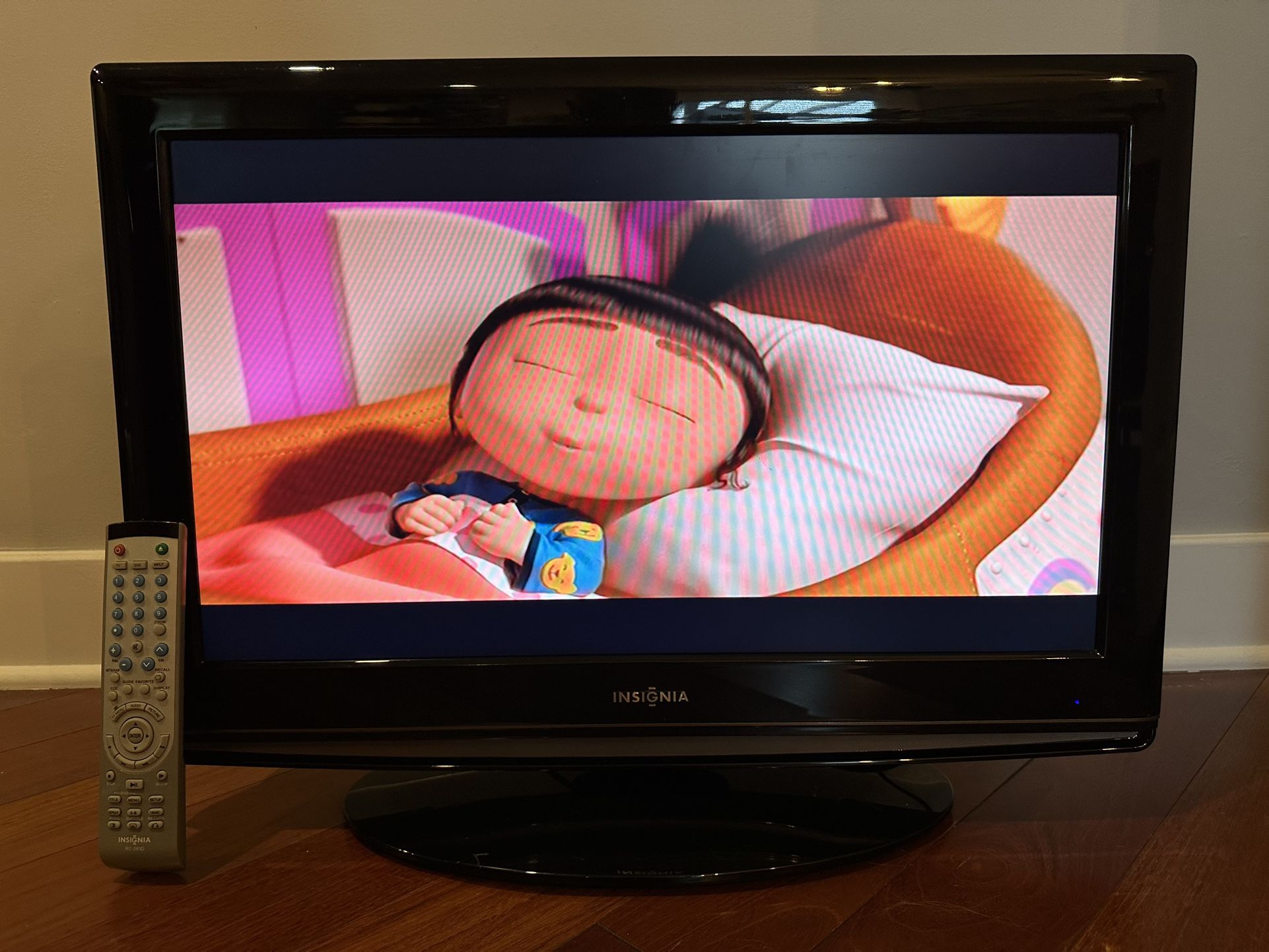 Insignia 26” Tv With DVD Build In