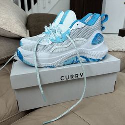 CURRY shoes 5.5Y brand new