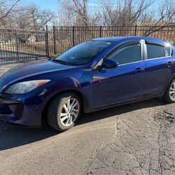 2013 Mazda3 i Touring Sedan 4D