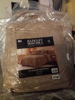 BRAND NEW 3 PC QUEEN SIZE COMFORTER SET 