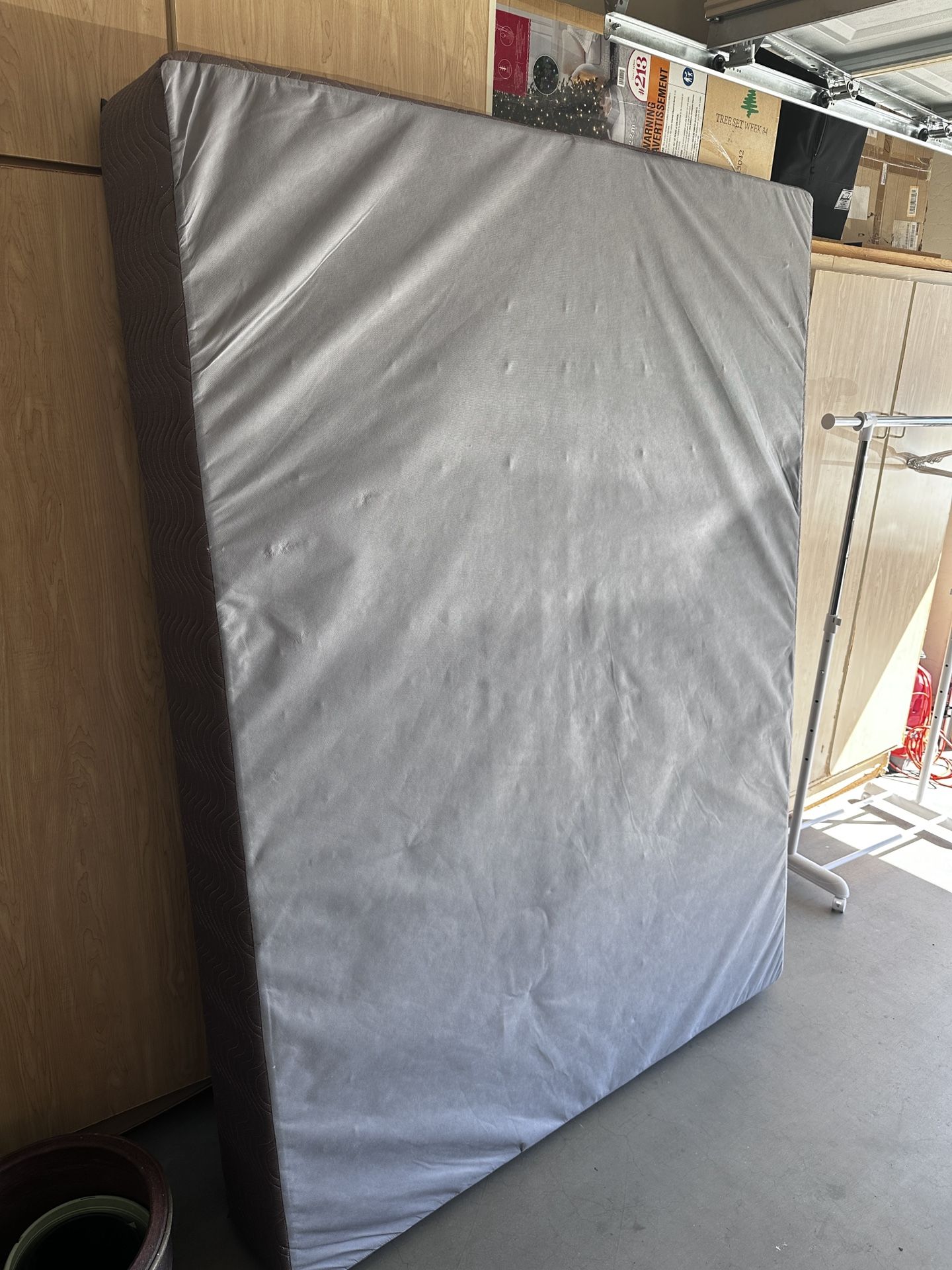 FREE Queen Box Spring Like New **Pick Up Only
