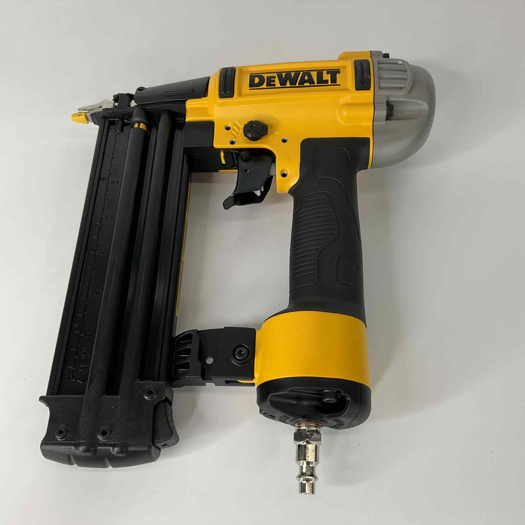 Dewalt 18GA Brad Nailer (DWFP12233)