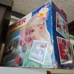 Old Singer Chain Stitch Sewing Machine