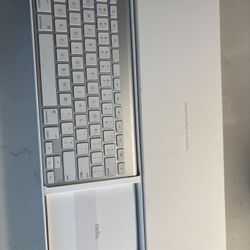 Apple Wireless Keyboard And Mouse 