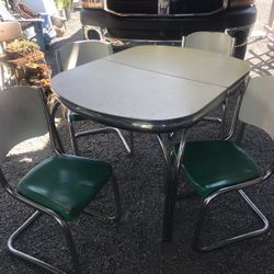 Vintage Enamel/Formica  Table With Four Chairs
