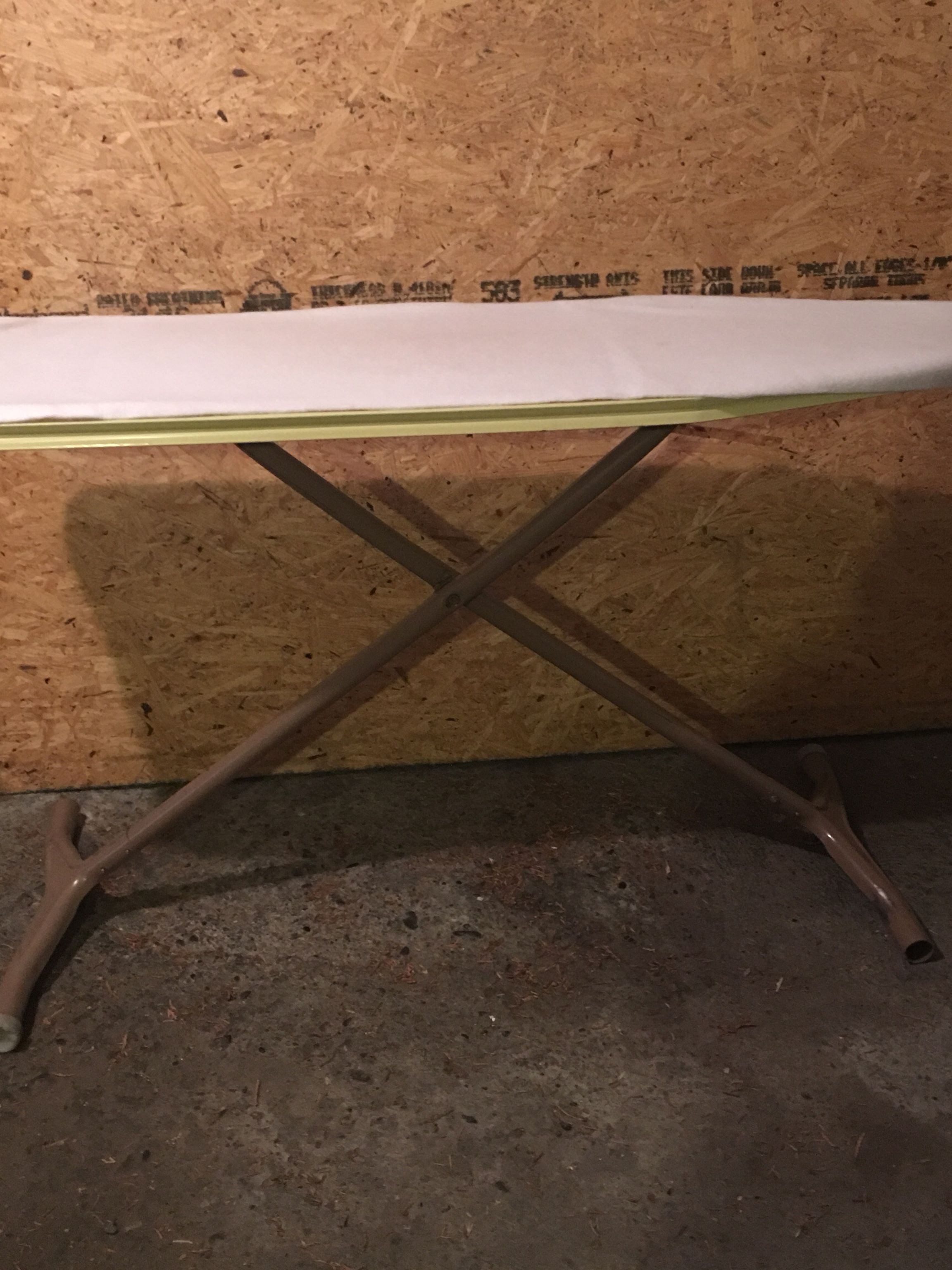 Ironing stand good condition and clean Obo