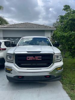 Pick up truck