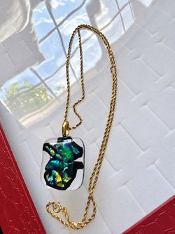 14k yellow gold necklace w/ glass art pendant