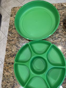 Tupperware Round Compartment Dip/Chip Appetizer Divided Serving Tray w/Lid