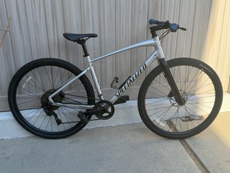 Specialized Sirrus X 3.0 hybrid bike Medium. Nice bike!