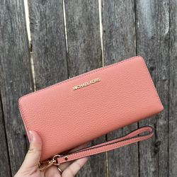 Michael Kors Jet Set Travel Wallet 