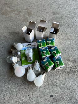 Light bulbs 10 dlrs All