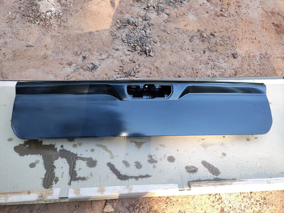 Rear Multifunction Upper Tailgate Piece For 2019 And Up GMC 2500@3500