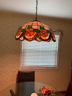 vintage Tiffany-style hanging stained glass floral pendant lamp
