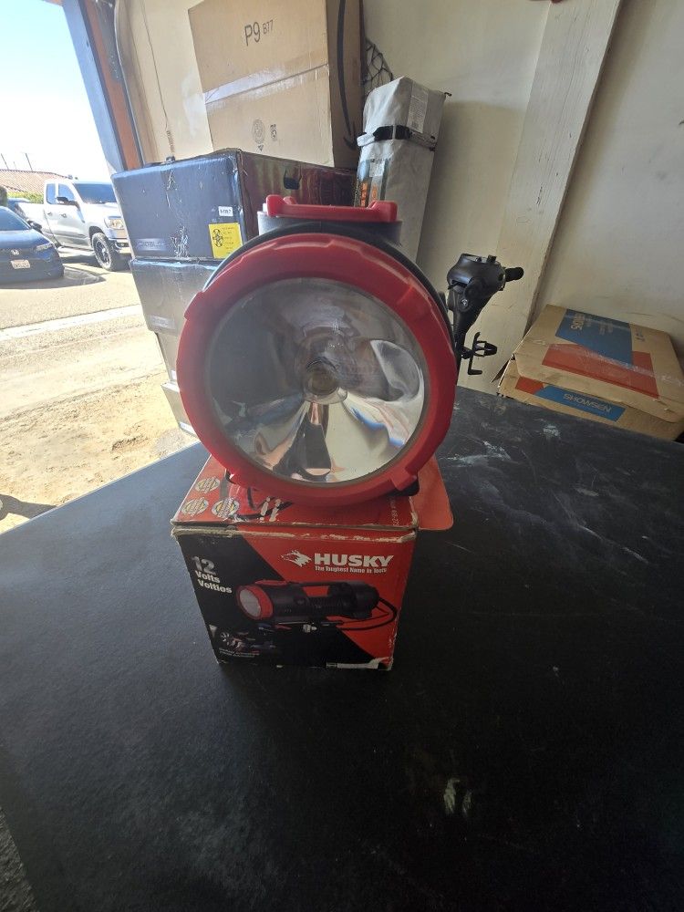 Husk Tire And Light 