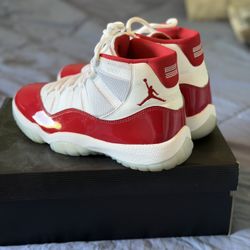 Jordan 11 Cherry Size 10.5