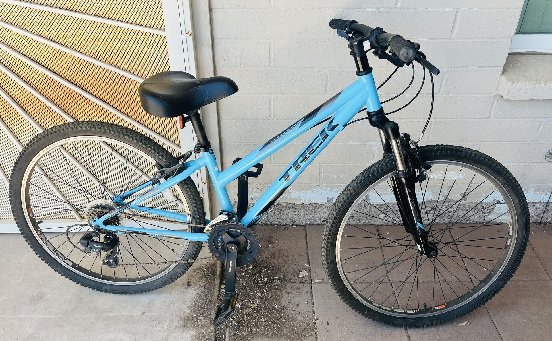 Trek 820 7 Speed Bike With New Bontrager Tires & New Cushioned Seat