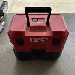 Miluakee M12 Vacuum