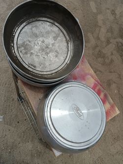Ford hub caps