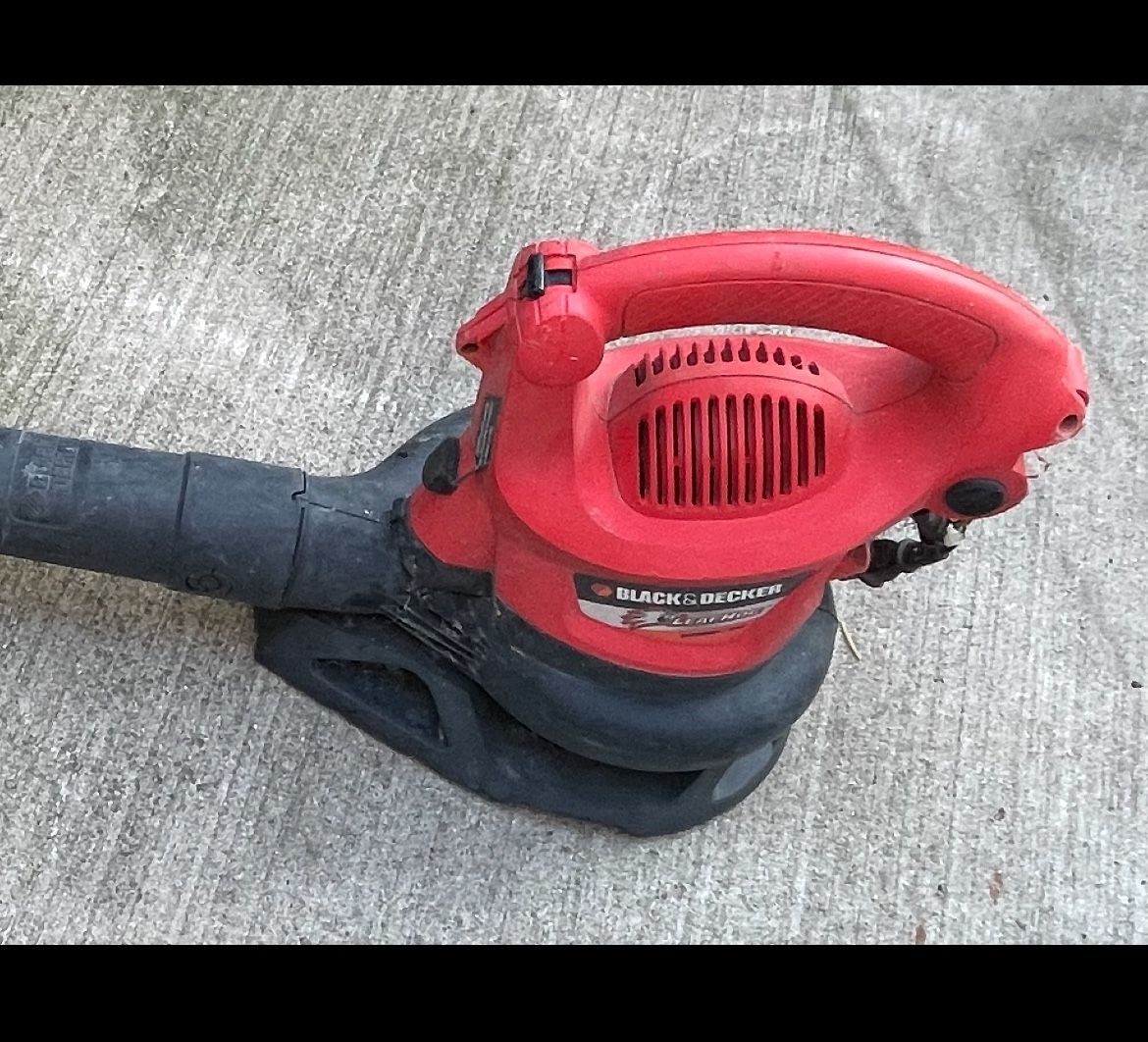 Black And Decker Leaf 🍁 Blower 💨