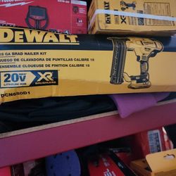 20-Volt Max Lithium-Ion 18-Gauge Cordless Brad Nailer Kit

