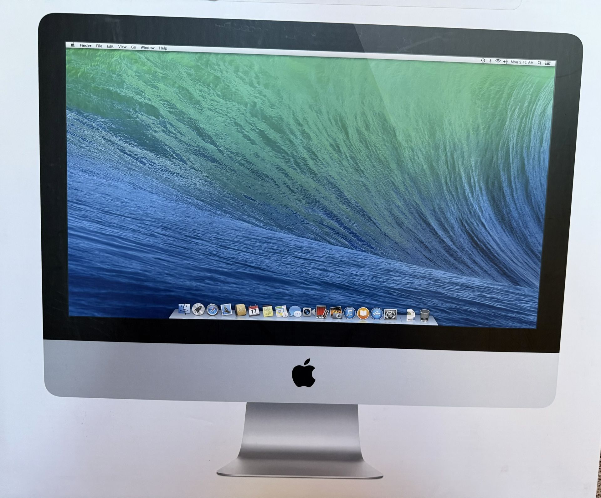 Apple iMac 21.5" (1TB HDD, Intel Core i5 5th Gen., 2.80GHz, 16GB) (Late 2015)