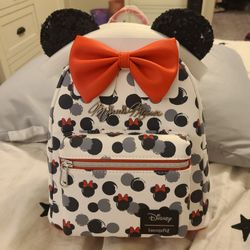 NWT. Minnie Mouse Loungefly Mini Backpack. 