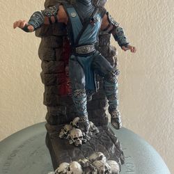 Sub Zero Statue 