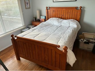 Wood bedframe