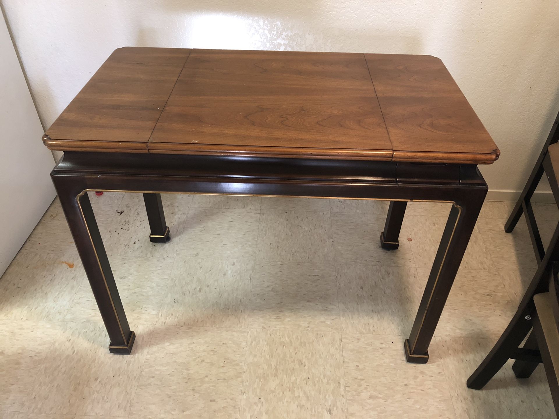 Chess table/backgammon table (antique)