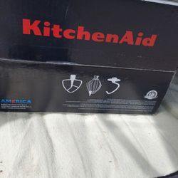 KitchenAid Mixer Brand New The Classic Still In Box