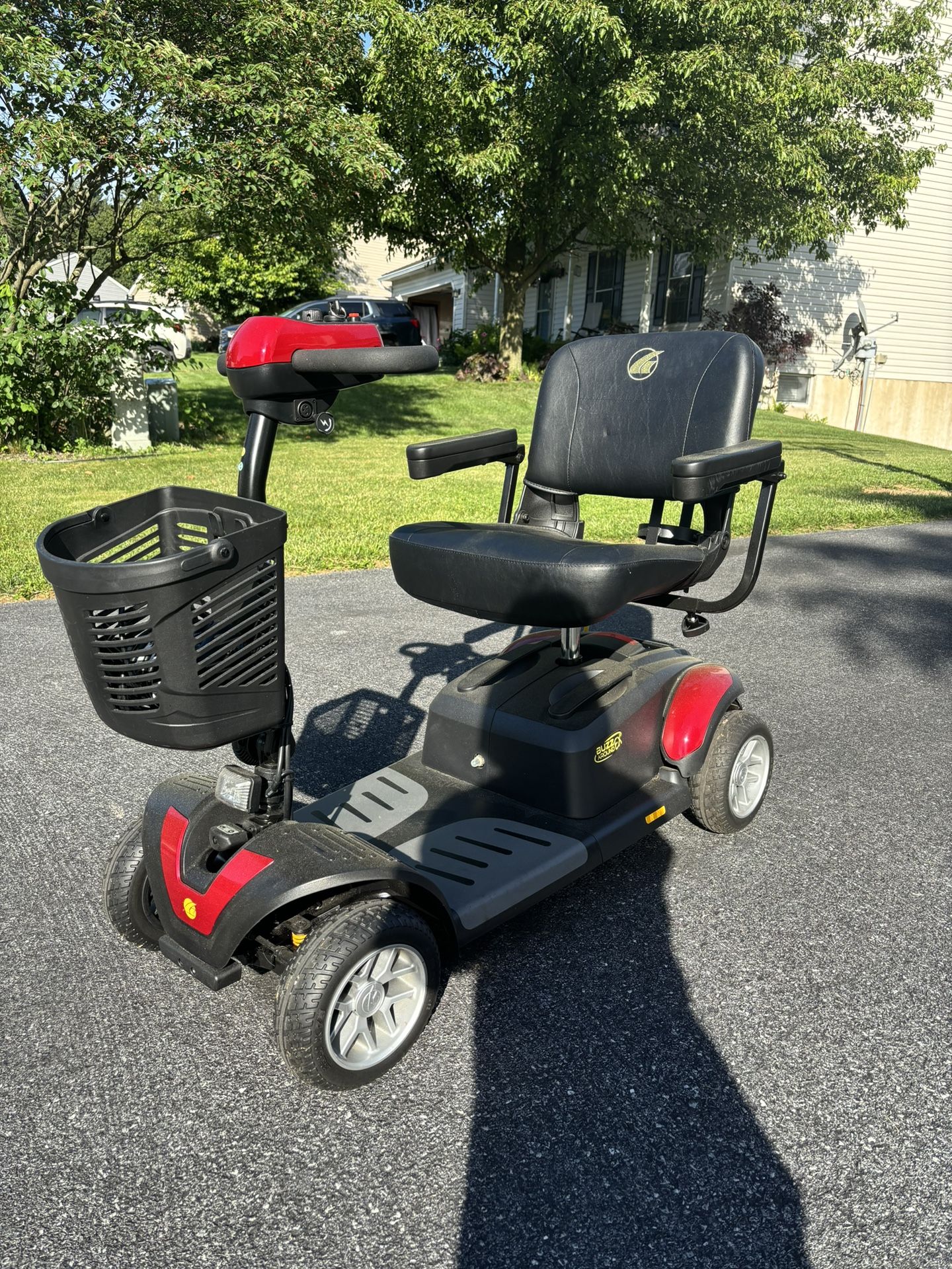 The Golden Buzz Around EX Extreme With Travel Lift