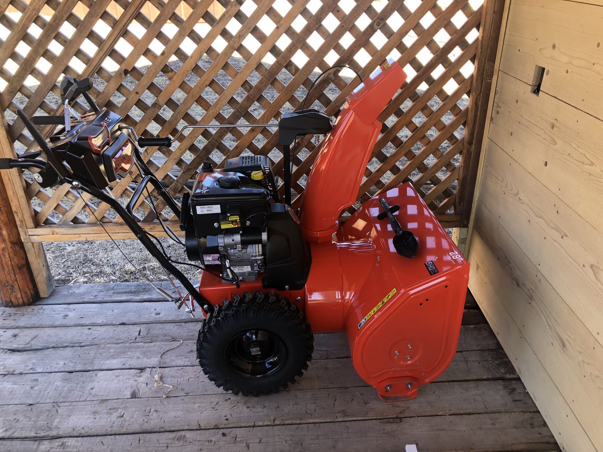Ariens Deluxe 28” SHO Snow Blower