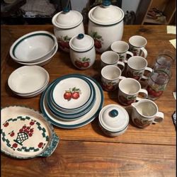 Apple Dish Set