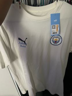 Manchester city T-shirt brand new size small but runs oversized